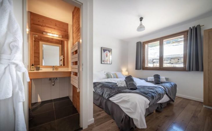 Chalet 14, Morzine, En-suite Bedroom